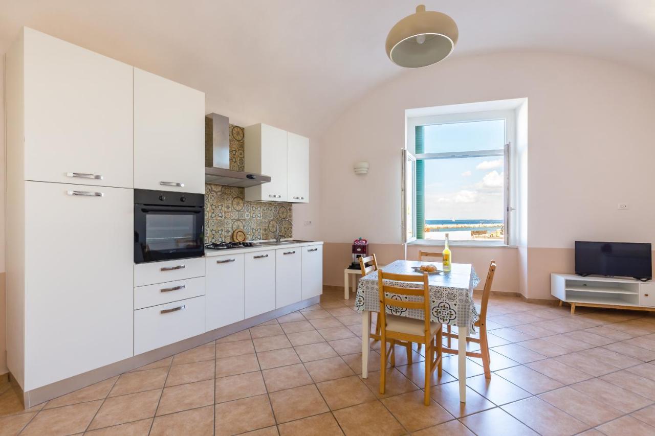 Apartamento Tizzano House - La Marina Procida Exterior foto